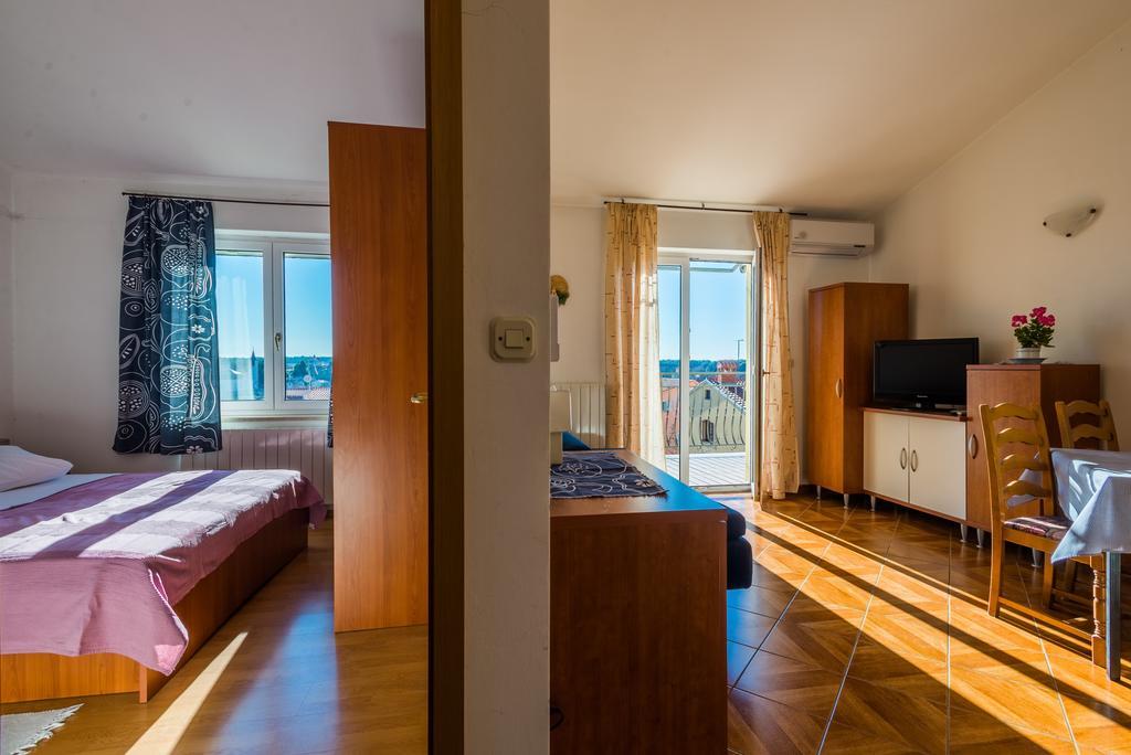 Apartment Majoran Pula Exterior photo