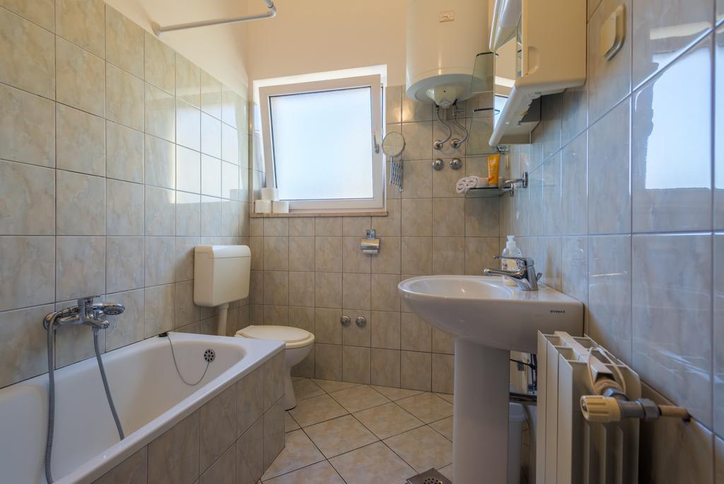 Apartment Majoran Pula Exterior photo